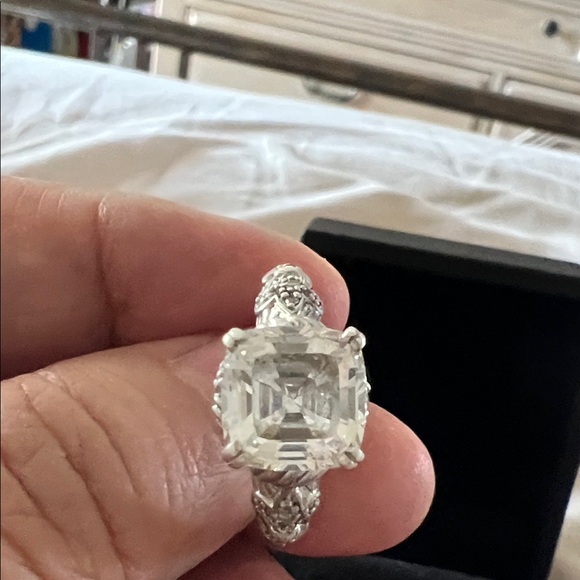 Judith Ripka ring size 9 - Picture 3 of 8